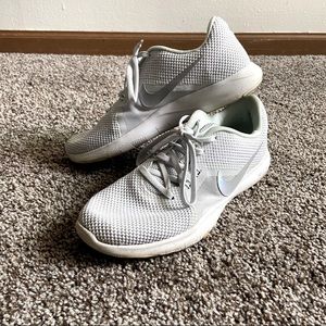 Nike Women’s Flex TR8 shoes size 8.5 US
